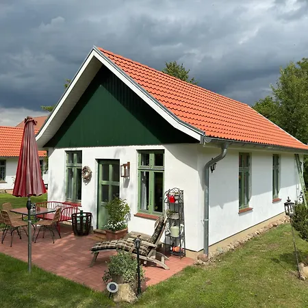 Nyaraló Barlin 2 *